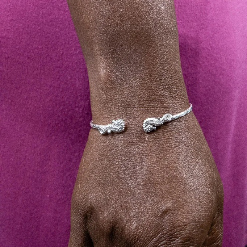 Simple Stack Bangles-Extra Light  Bangle with Seahorse and Calypso Pattern